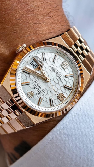 Image of watch Rolex Rose Gold Land-Dweller 
